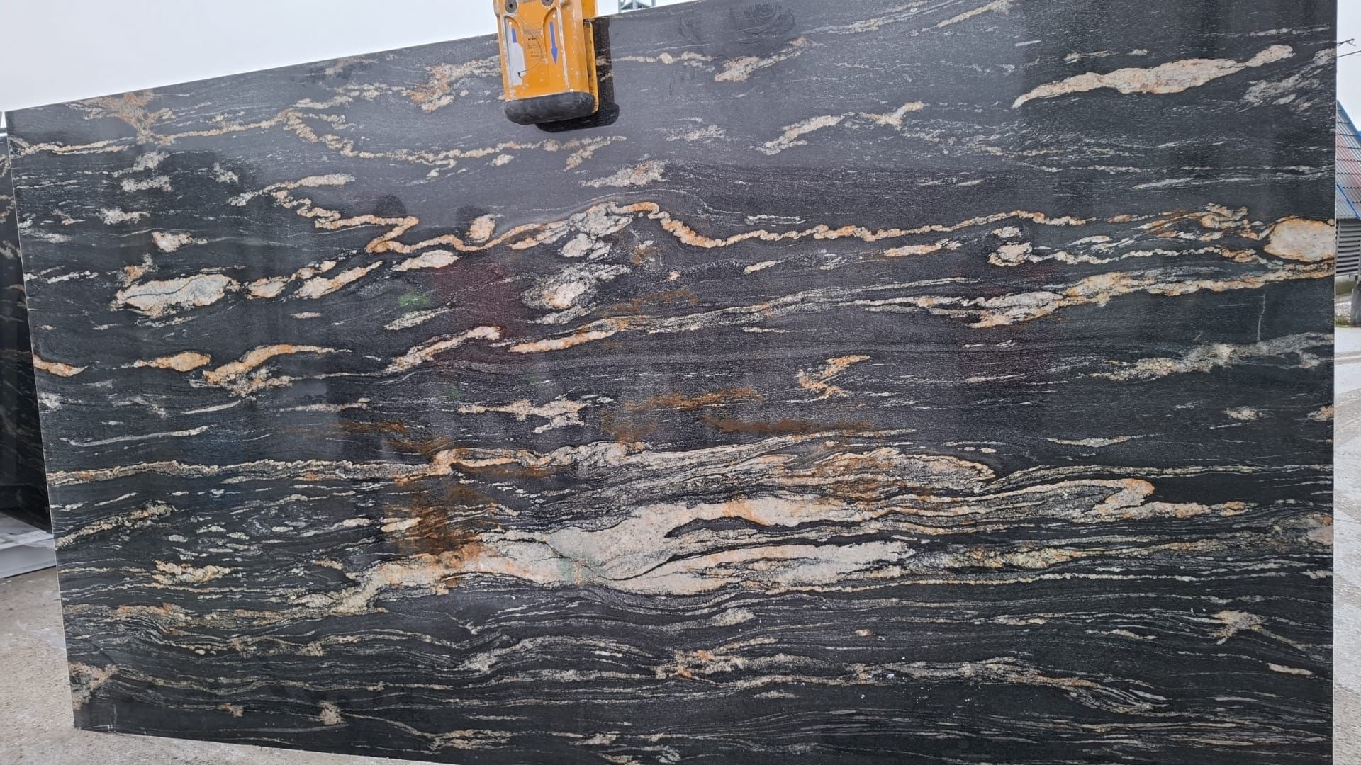 Granit Titanium Gold 2 CM Lustruit - imagine 2